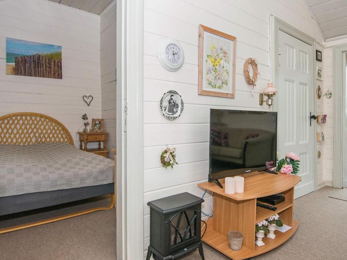 4 Person Holiday Home In R M Lakolk Экстерьер фото